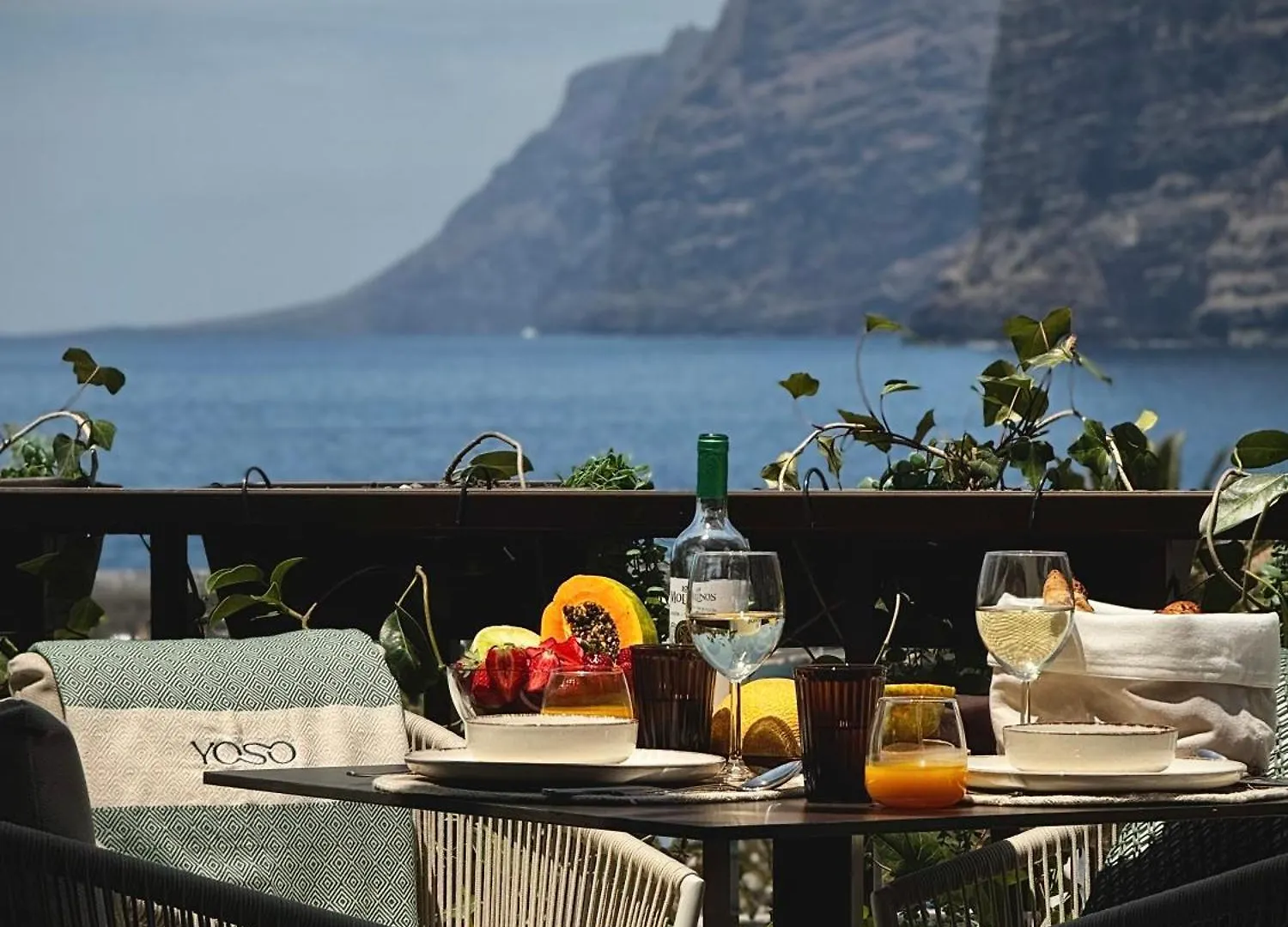 Yoso Tenerife Acantilado de los Gigantes